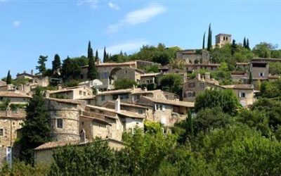 Les villages perchés près de Montélimar en Drôme provençale