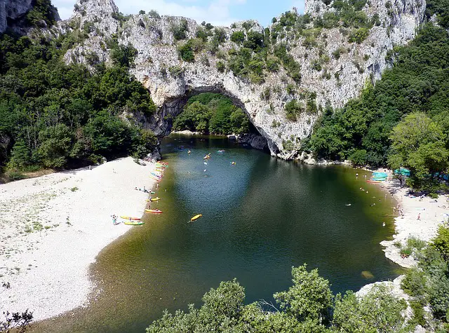 Camping en Ardèche: comment rendre votre nuit de camping inoubliable en Ardèche?